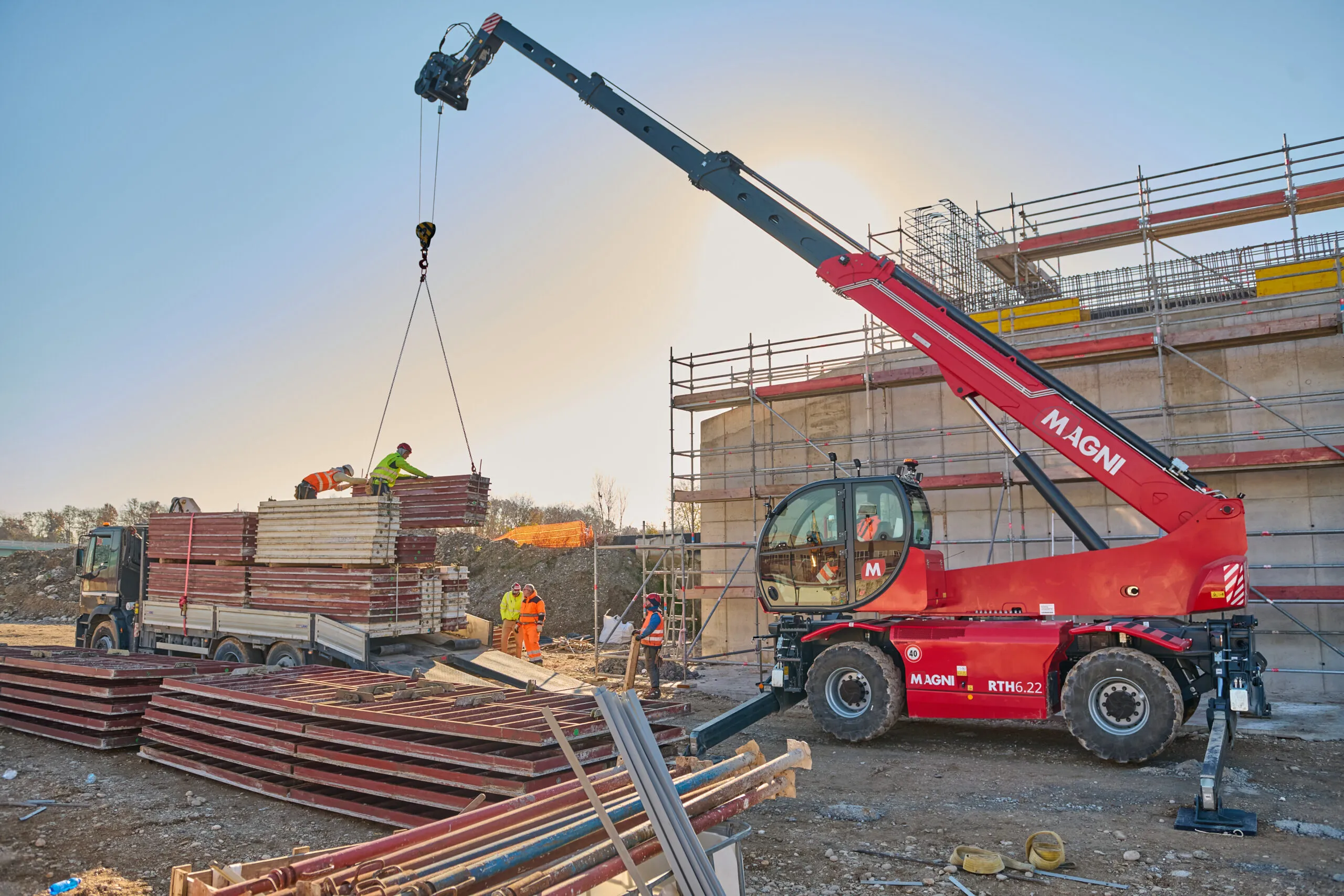 magni rth 6.22 en action sur chantier btp